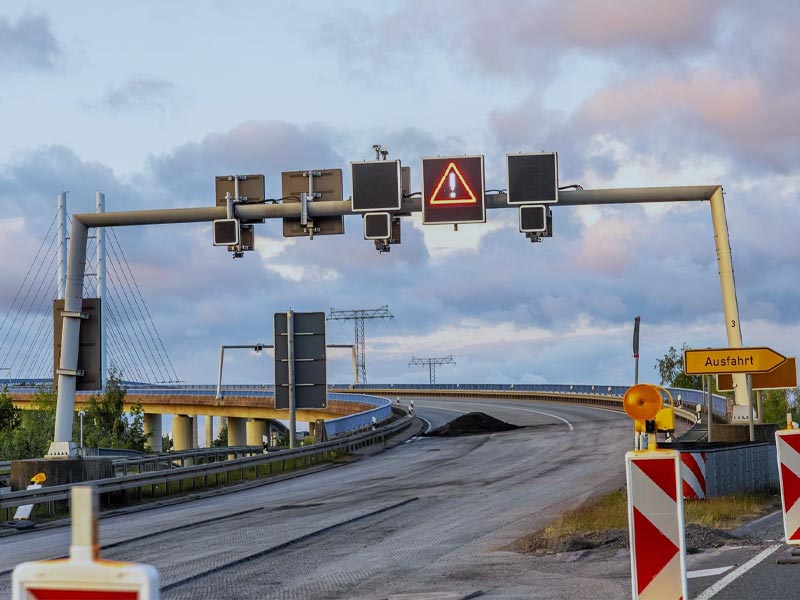 How about hot-dip galvanized traffic poles?